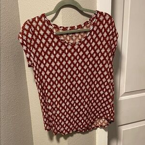 LOFT Burgundy and White Geometric Short Sleeve Tee